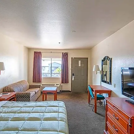 Hotel Rising